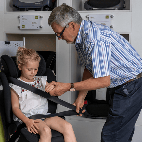 Simon Says: I got lucky, you may not. Don't risk it. - In Car Safety Centre